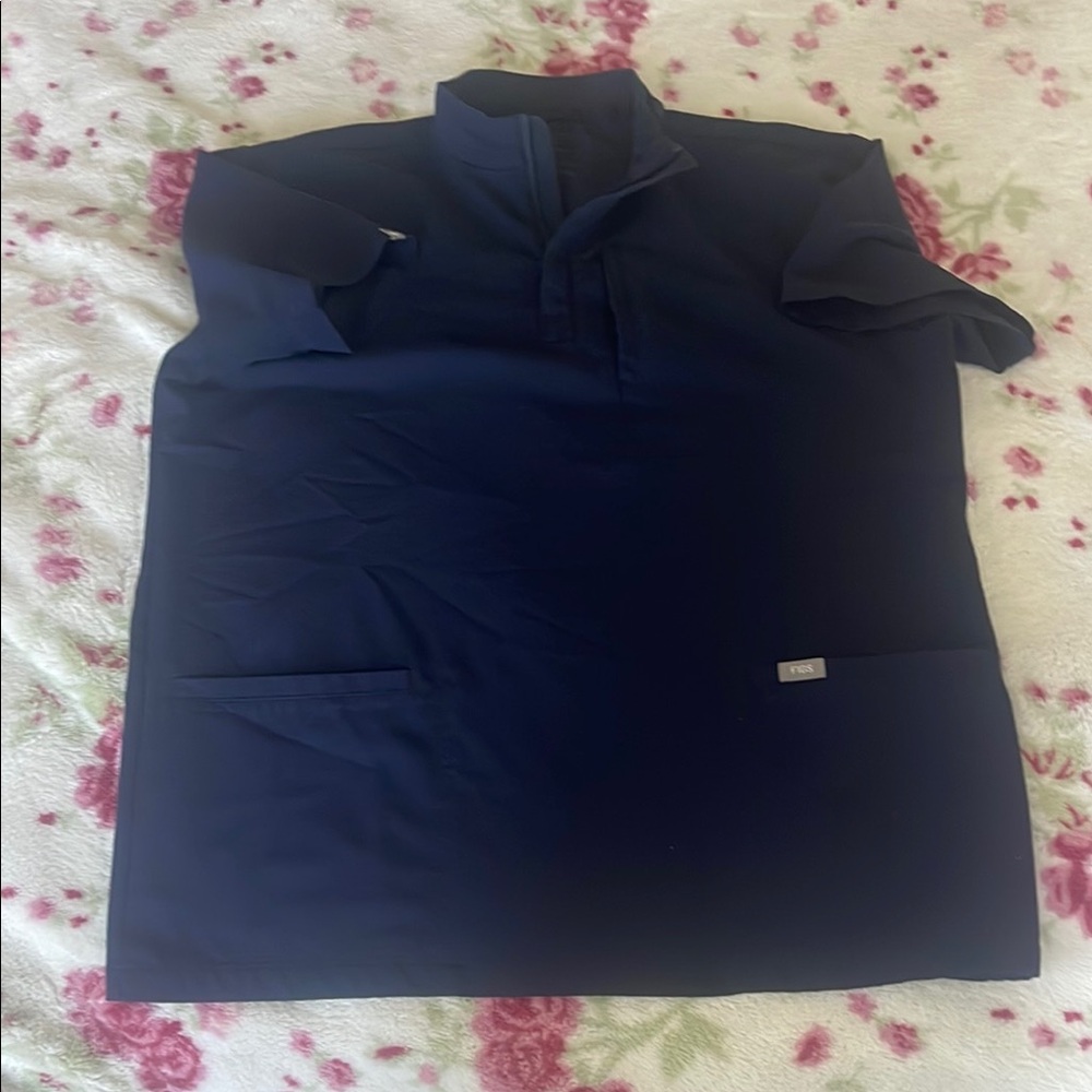Figs Navy Blue scrub top large x2